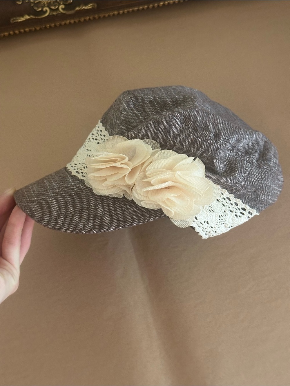 Newsboy hat cap with lace and flower